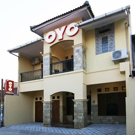 Oyo 931 Dara Dewi Homestay Yogyakarta Esterno foto