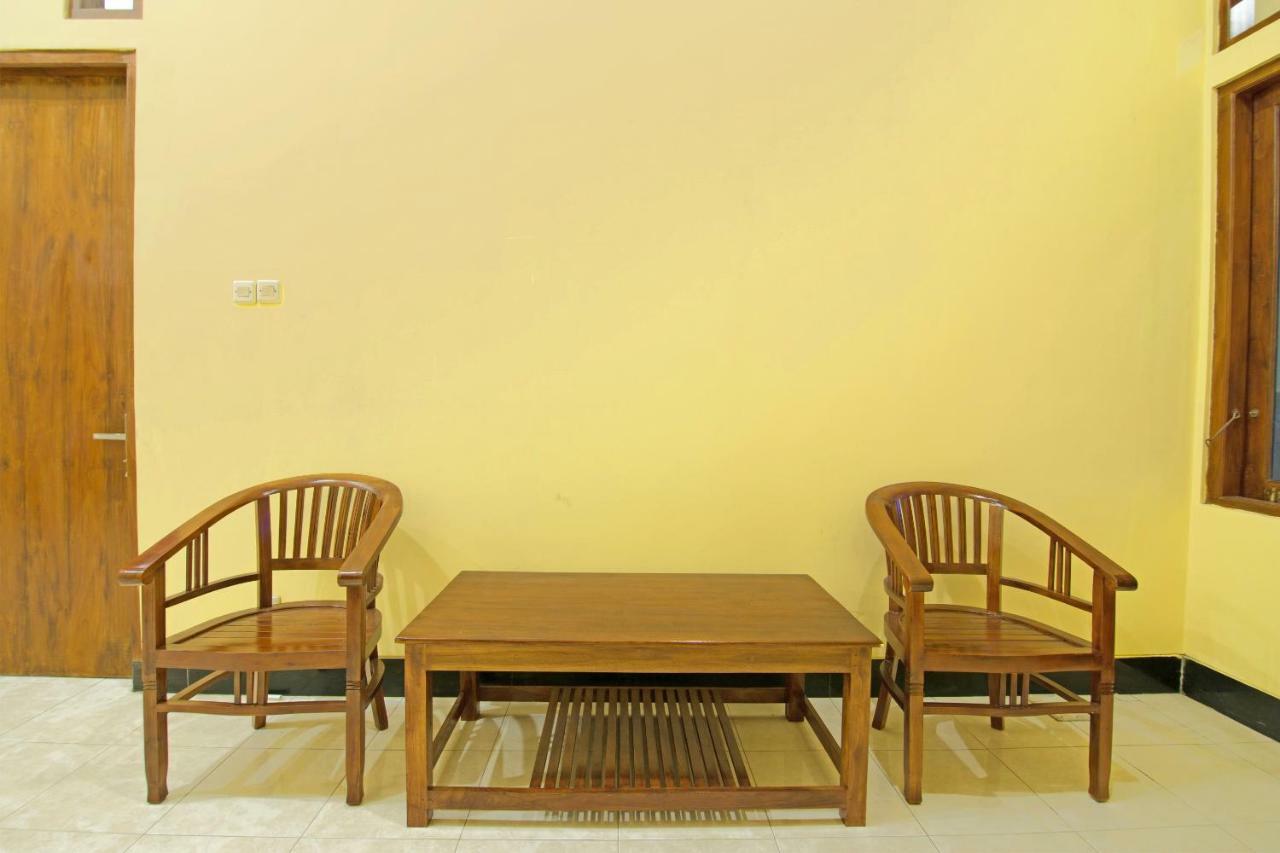 Oyo 931 Dara Dewi Homestay Yogyakarta Esterno foto