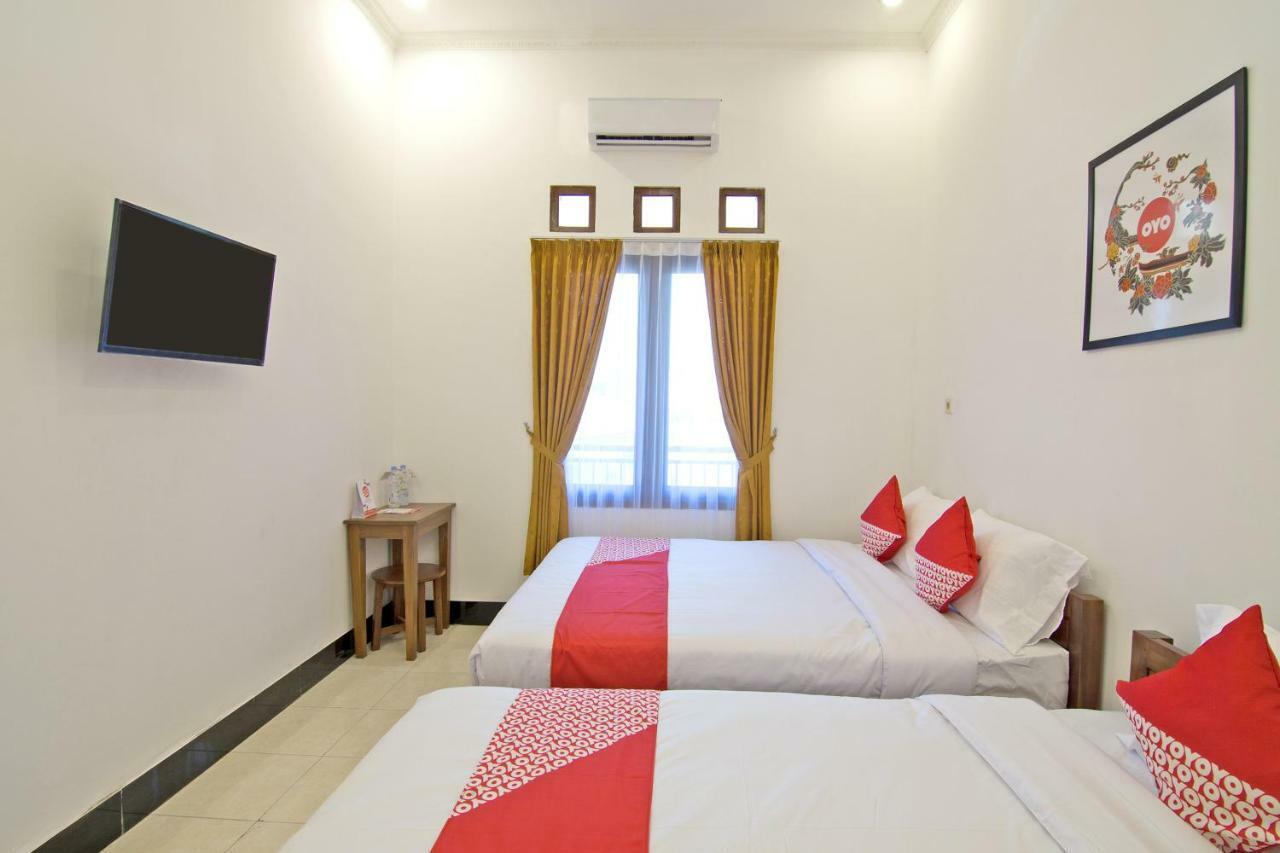 Oyo 931 Dara Dewi Homestay Yogyakarta Esterno foto