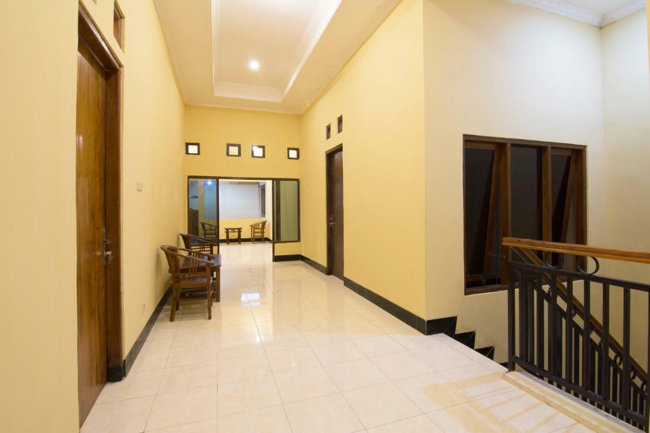 Oyo 931 Dara Dewi Homestay Yogyakarta Esterno foto