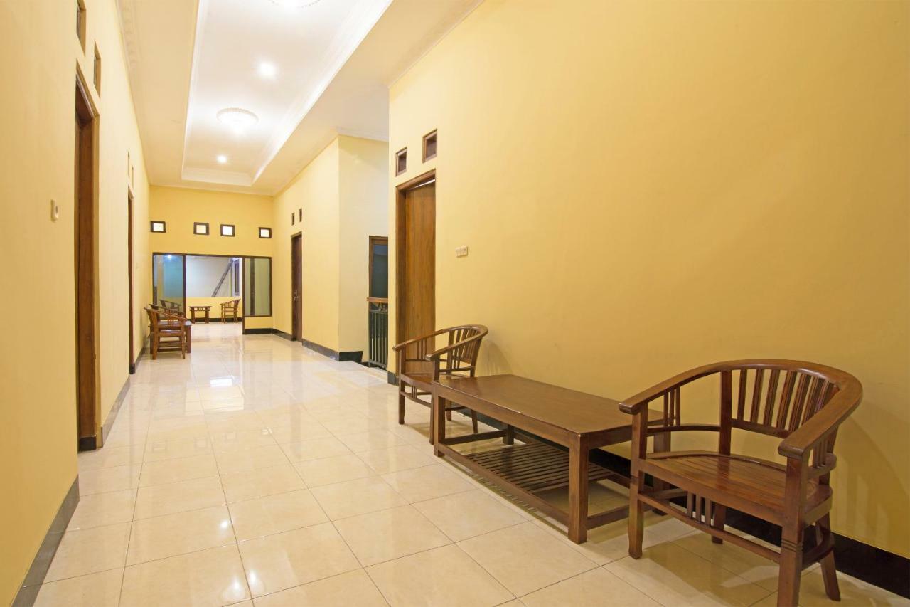 Oyo 931 Dara Dewi Homestay Yogyakarta Esterno foto