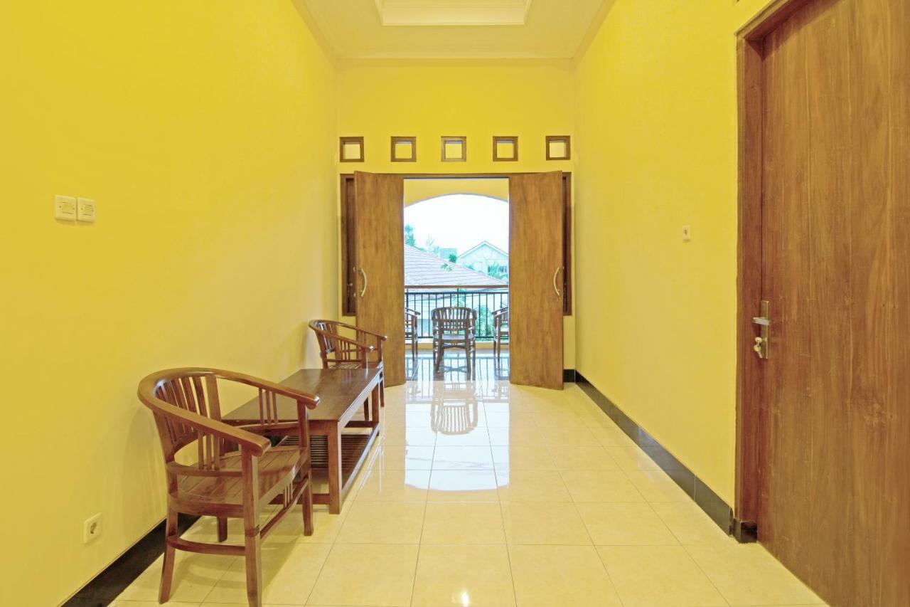Oyo 931 Dara Dewi Homestay Yogyakarta Esterno foto