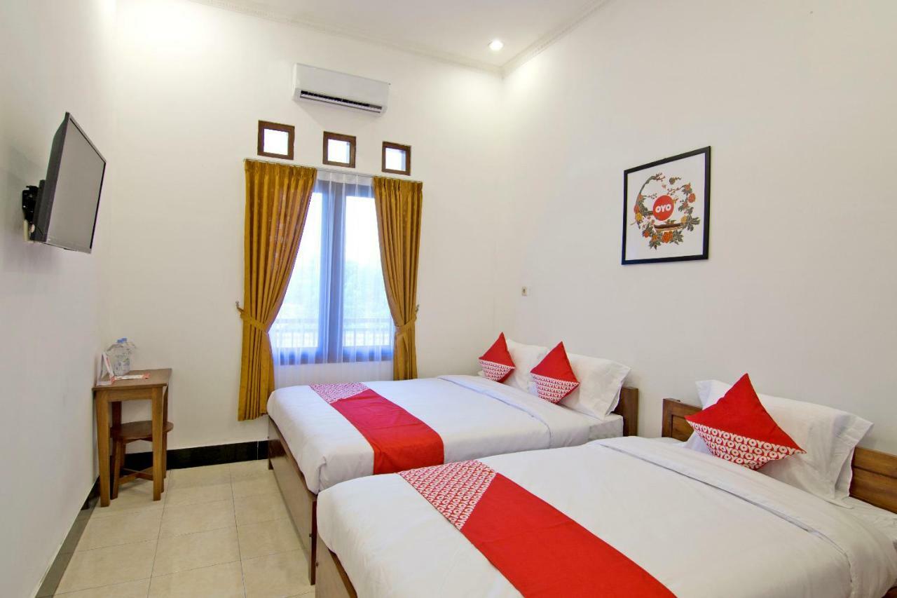 Oyo 931 Dara Dewi Homestay Yogyakarta Esterno foto